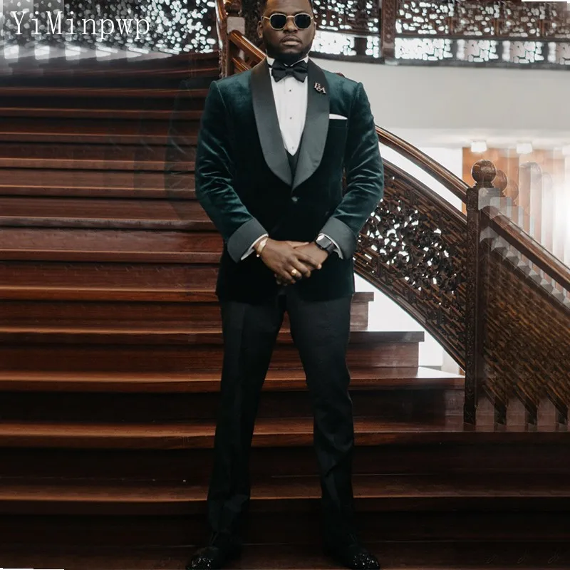 

Темно-зеленый бархатный Свадебный костюм для мужчин из 3 предметов, костюм с шалью и лацканами на одной пуговице, мужской свадебный Блейзер, смокинги, костюм, пальто + жилет + брюки