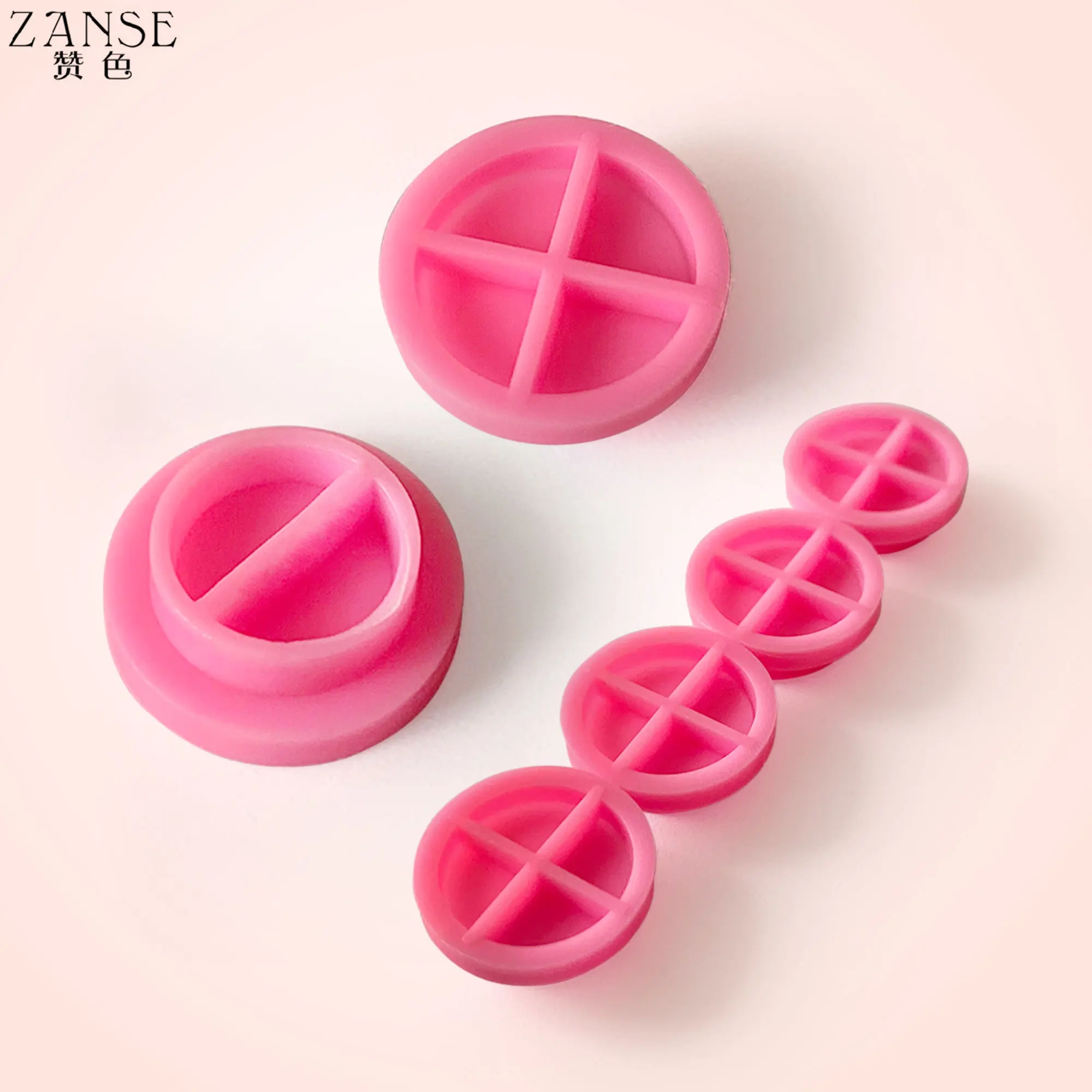 100pcs Disposable Plum-shaped Glue Cup Eyelash Extensions Tools Glue Container Pigment Holder Glue Tray Cosmetic Makeup Tools