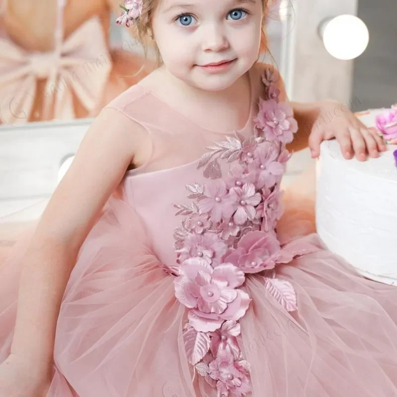 

Flower Girl Dress Princess Lace Floral Bow Tulle Fluffy Little Girl Princess Wedding Birthday Party First Communion Holiday Gown