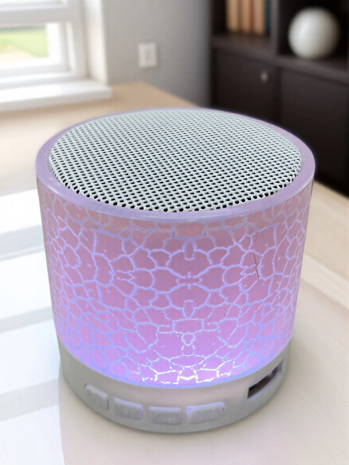 מנורת אטמוספירה מוארת בצבעים מרובים עם תאורת LED, סאבוופר אלחוטי מיני ורמקול Bluetooth