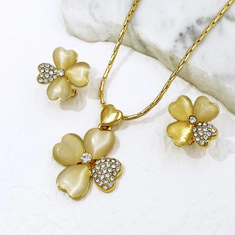 

Hot Selling Heart Jewelry Women Necklace Earrings Set 18K Gold Plated Plant Four-Leaf Petals Pendant Jewelry Party Accessories