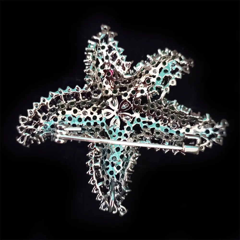 High Grade Copper Inlaid Zirconium Starfish Brooch Exquisite Red Green Blue Zircon Pentagram Coat Coat Suit Accessories Pin