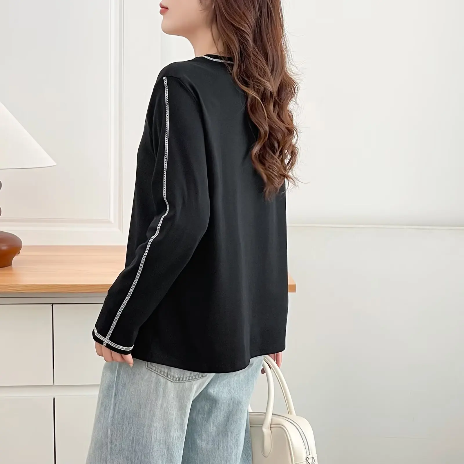 Plus Size Women's Long Sleeved T-Shirt Simple round-neck Bright Line Basic Top Autumn 2025