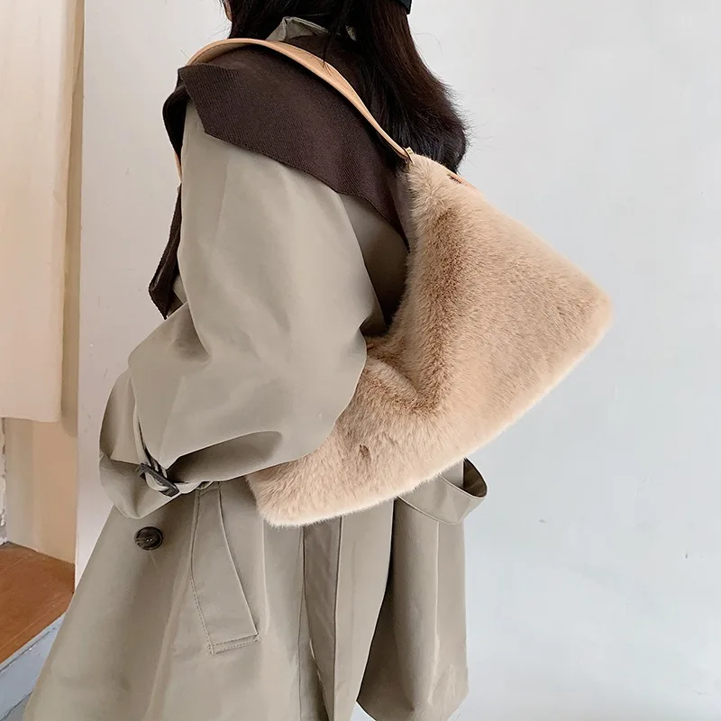 2023 New Shoulder Bag Fashion Winter Plush Bags for Women Daily Commute All-match Underarm Bag Classic Design Women's Aesthetic