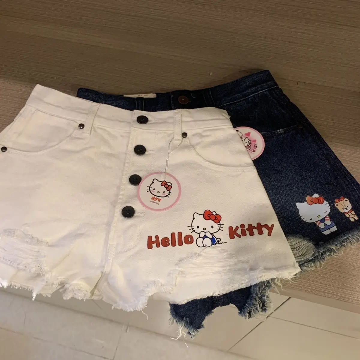 

Hello Kitty Original High-Waisted Jeans with Ripped Holes Anime Sweet Spicy Girls Pure Desire Casual Hot Pants for Women Gifts