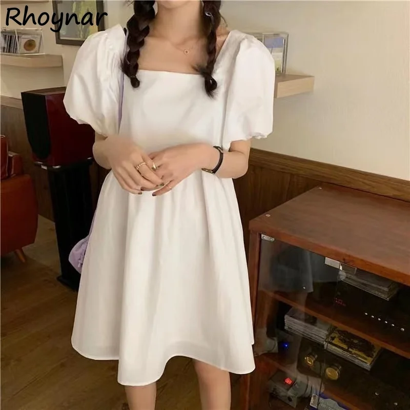 

Платье-мини ТРАПЕЦИЕВИДНОЕ с пышными рукавами и высокой талией