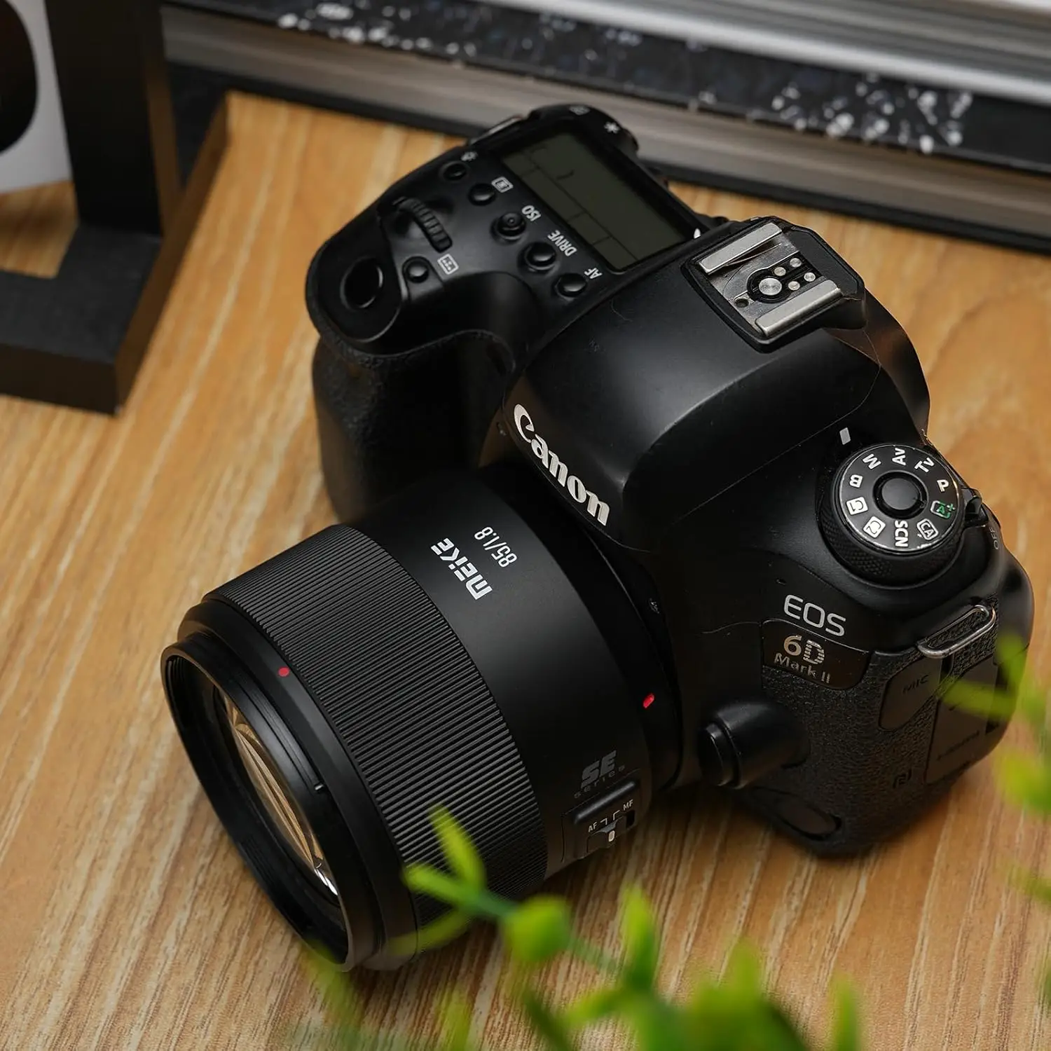 메케 풀프레임 오토 포커스 85mm F1.8 SE 마크 II STM 렌즈 (캐논 EF / 니콘 F 마운트 카메라용)
