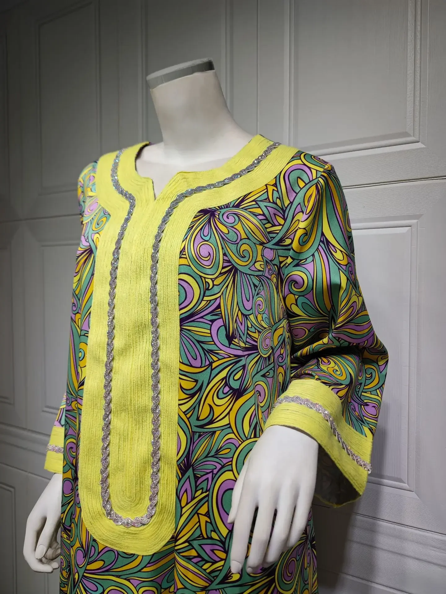 Muslim Abaya Dress Dubai Retro Ethnic Floral Print Long Sleeve Dresses V-Neck Diamonds Robe Islamic Ramadan Kaftan Marocain