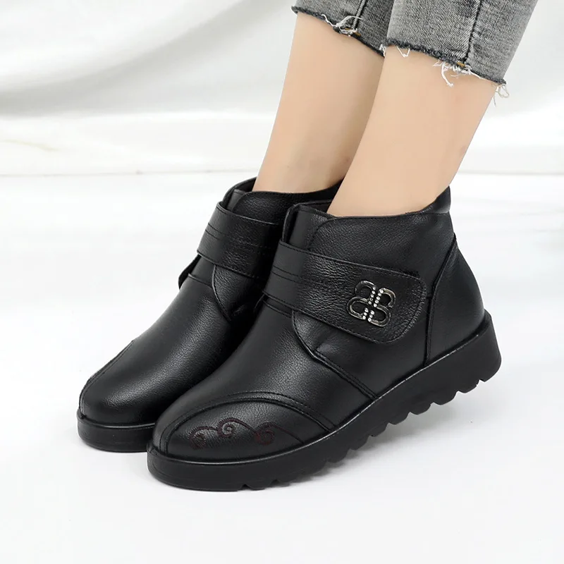 

Winter Warm Cotton Shoes Women Genuine Leather Ankle Boots Female Thick Plush Warm Snow Boots Mother Black Boots