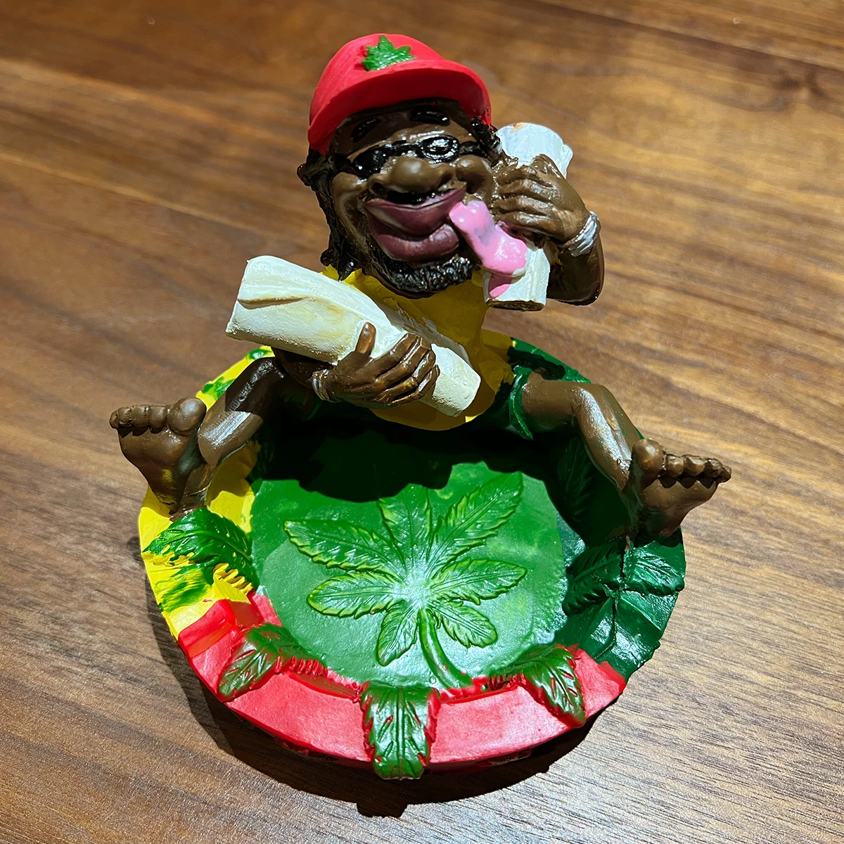 Cigarettes Ashtray 1PC resin ashtray unique Jamaican style craft ornaments tabletop cabinet decoration