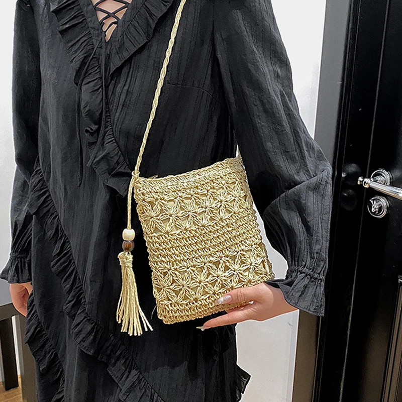 Women Beach Woven Straw Shoulder Messenger Bag with Tassel Boho Hollow Out Crochet Crossbody Handbag Clutch Purse