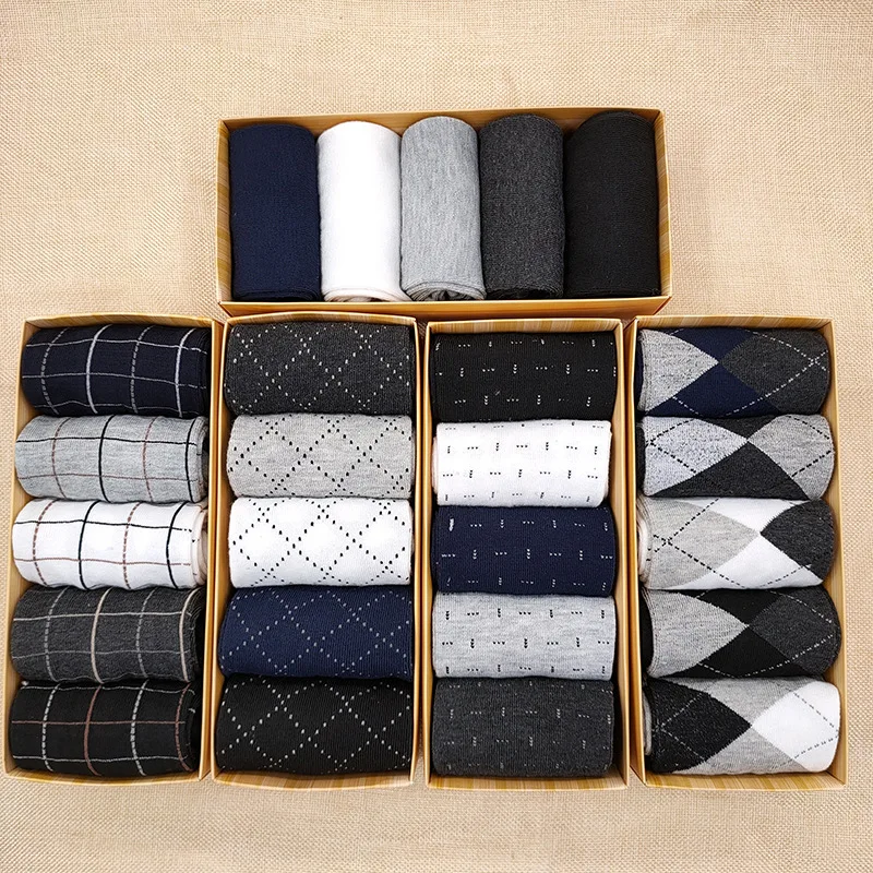 5 pares respirável masculino outono/inverno poliéster algodão cor lisa tubo médio comercial simples casual caixas de presente meias