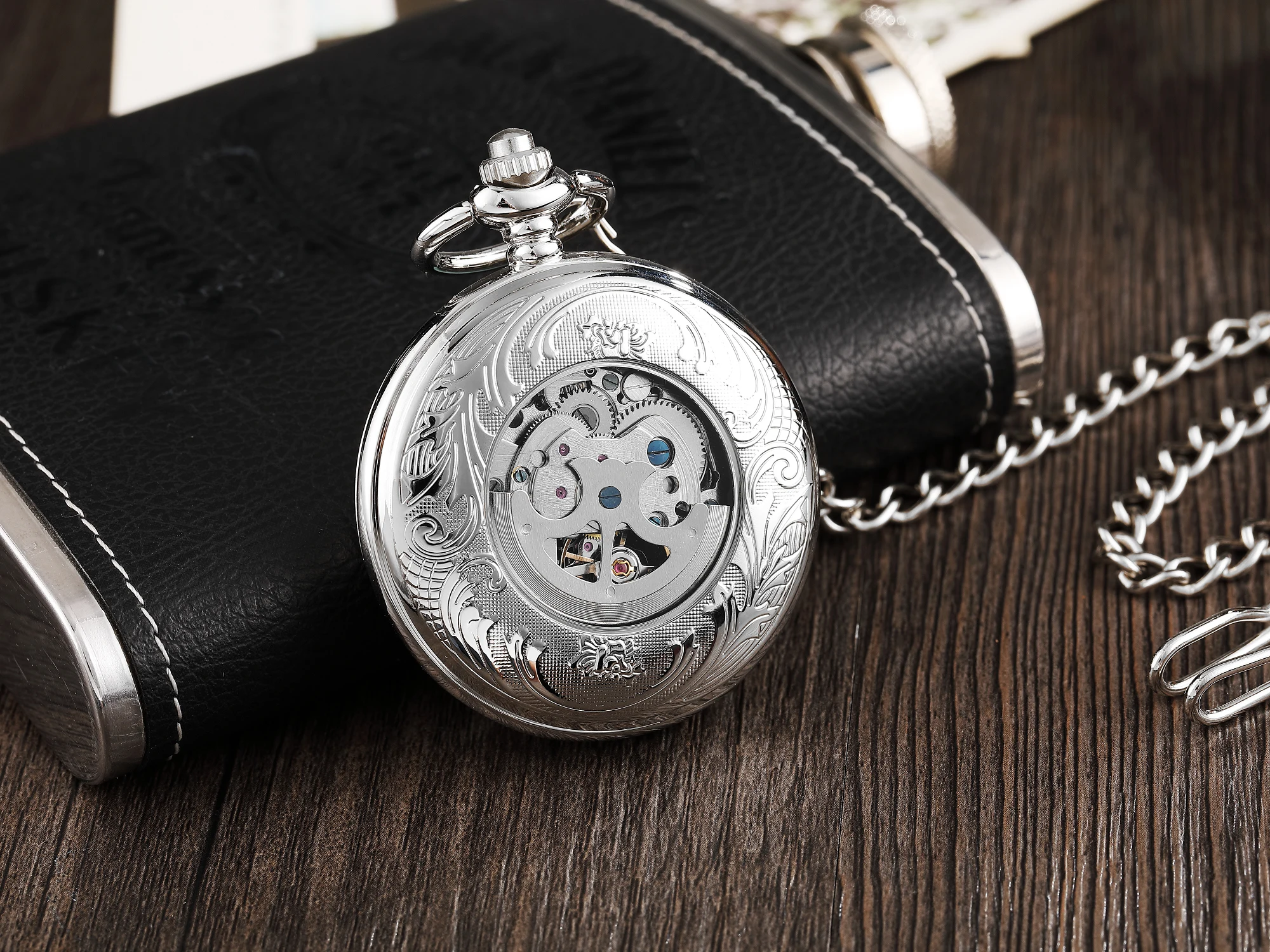 Fashion Automatic Mechanical Pocket Watch for Men Women Unisex Vintage Numbers Retro Style Bronze Mechanical Pocket Watch Chain