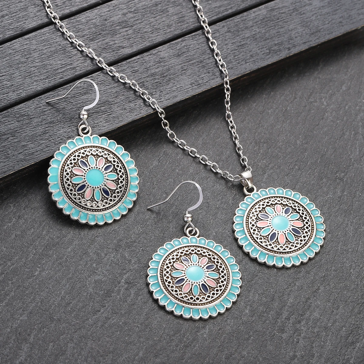 Set di orecchini pendenti con fiore blu Boho Set di gioielli rotondi intagliati color argento vintage da donna Accessori per gioielli da festa femminili  36