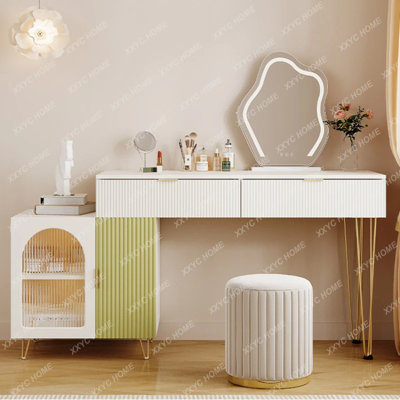 

Комод деревянный с выдвижными ящиками и выдвижными ящиками