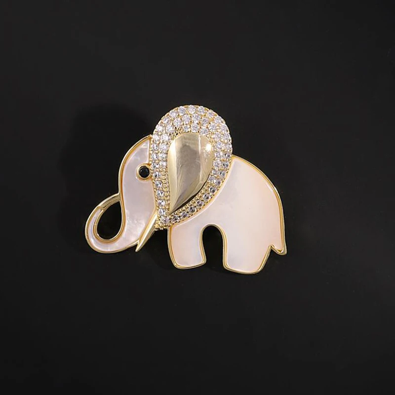 Baby Elephant Spilla Flash Diamond Fashion Lucky Elephant Spilla Unisex Cute Animal Jewelry Accessori Regalo