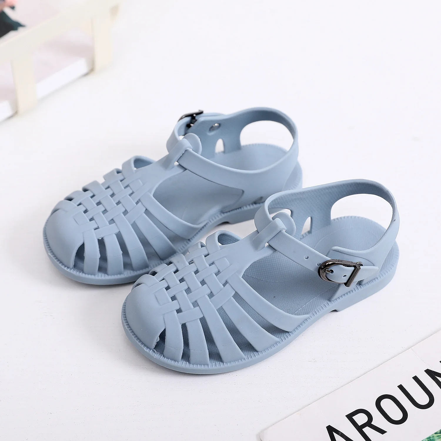 slippers for boy New Girls Summer Sandals Baby Girls Cave Hole Cute Princess Candy Shoes Non-slip Roman Sandals Breathable Beach Shoes girl princess shoes