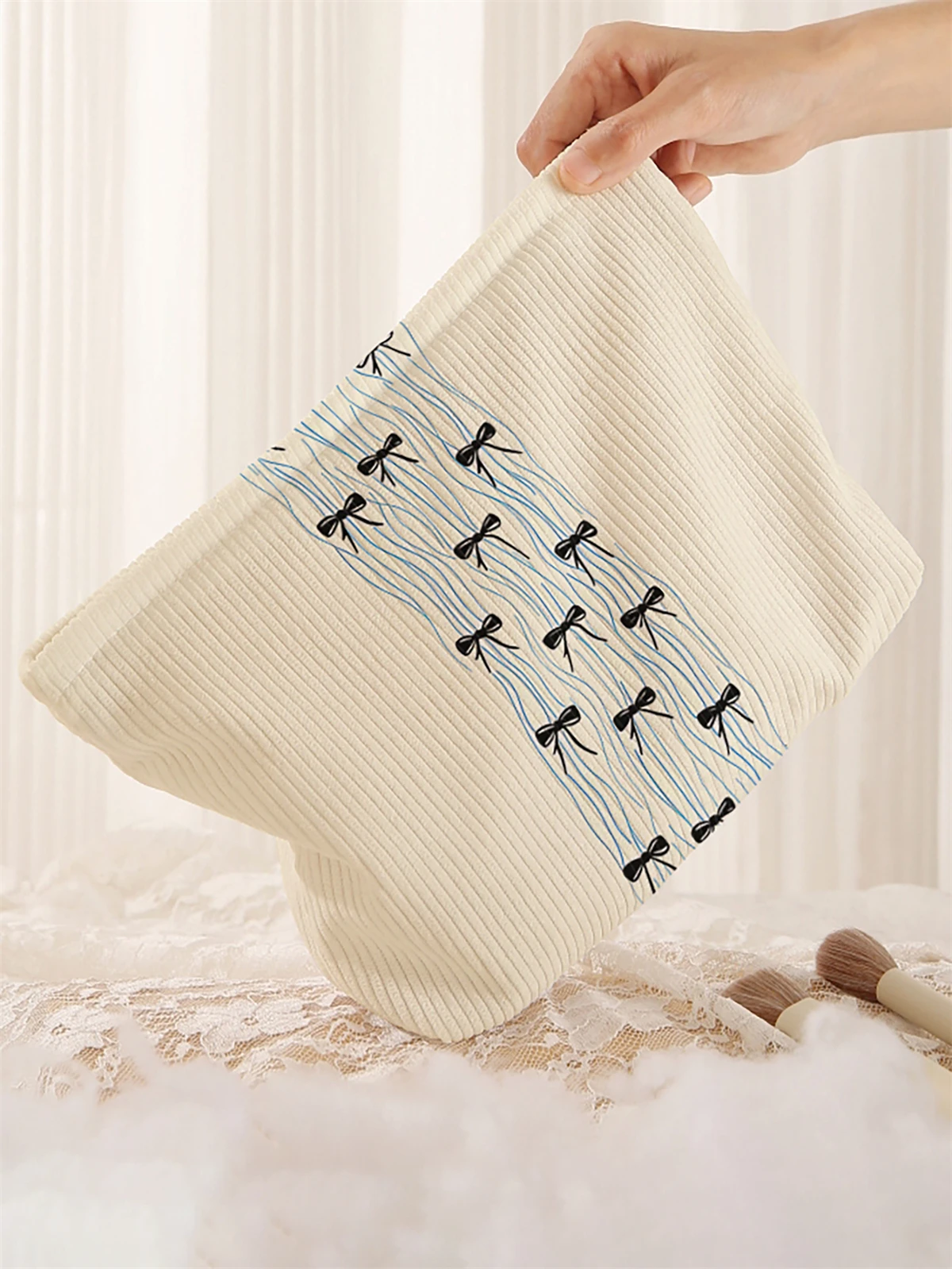 Butterfly pattern printed corduroy makeup bag, lightweight zipper makeup storage box, multifunctional bag with lining