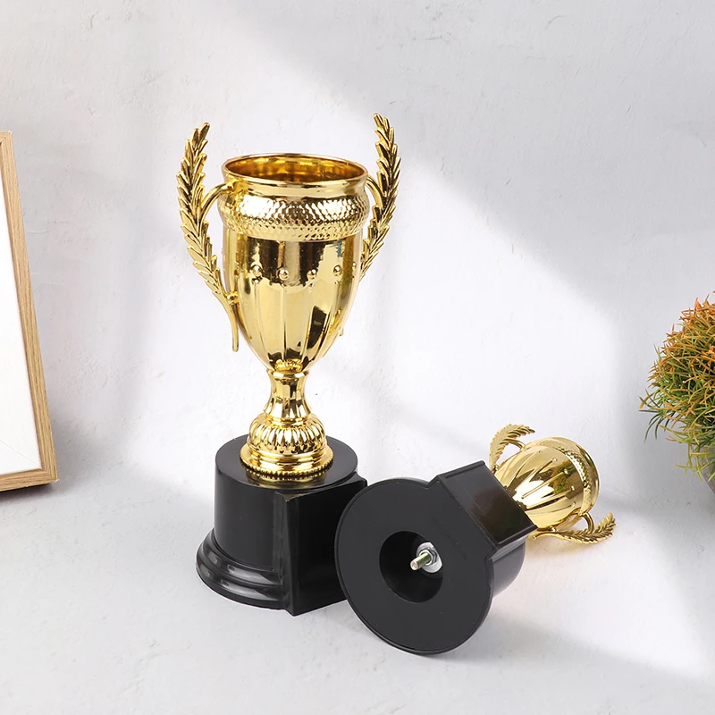 Plastic Trophy Toys 1Pcs Reward Carnival Competition Party Prize Favors Mini Plastic Award Trophy Children Winner Gold Trophies Toys Kids