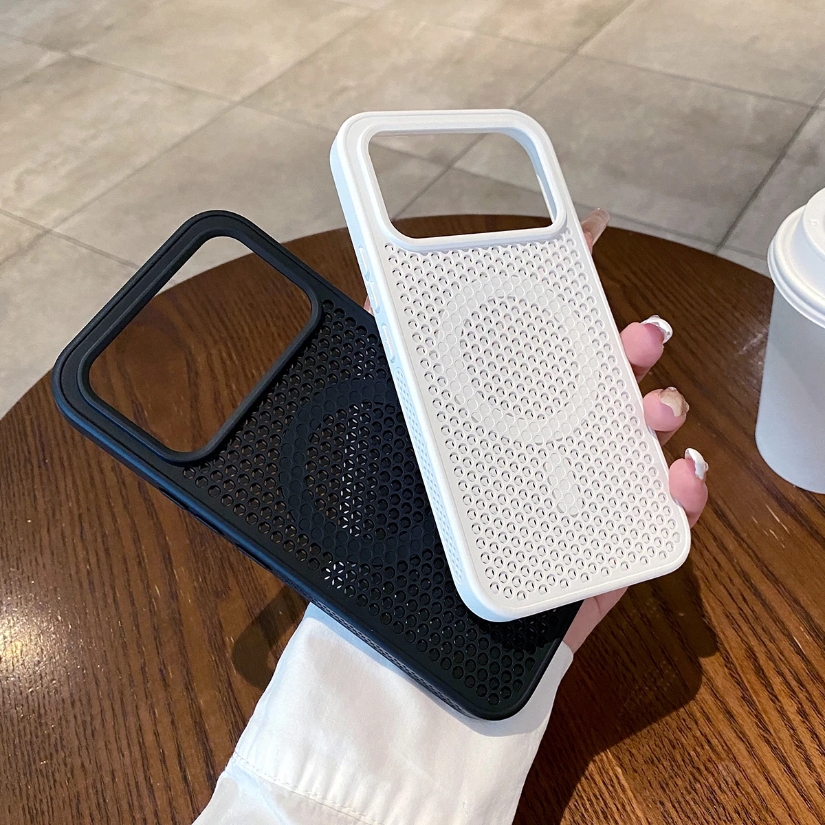 Magnetic Mesh Heat Dissipation Shockproof Matte Case with Soft Bumper