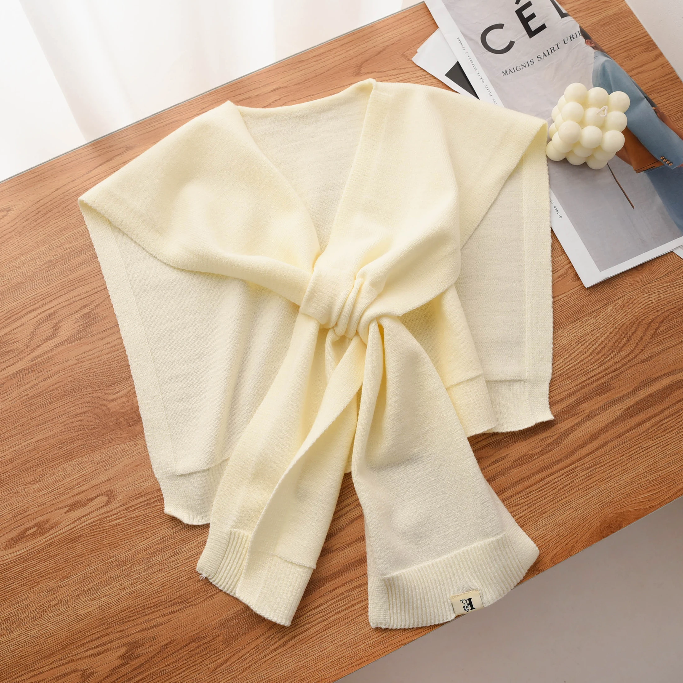 2025 Fashion Versatile Knitted Shawl Scarf Women High-end Capes With Shirts Fashion Thin Neck Protectors For Spring and Autumn