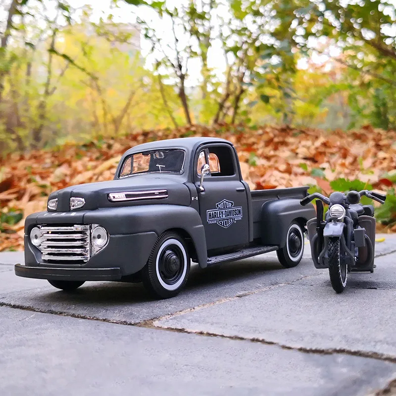 Maisto Ford F1 ´48 & Harley-Davidson WLA Flathead 42 1:24 Modèle réduit de voiture - Autre circuits et véhicules - Achat & prix