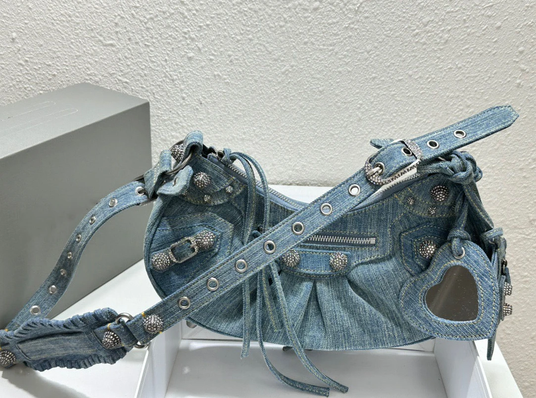 

Denim Underarm Bag Rivet Tassel Selenodont Bag Cowhide Crossbody Bag Diamond