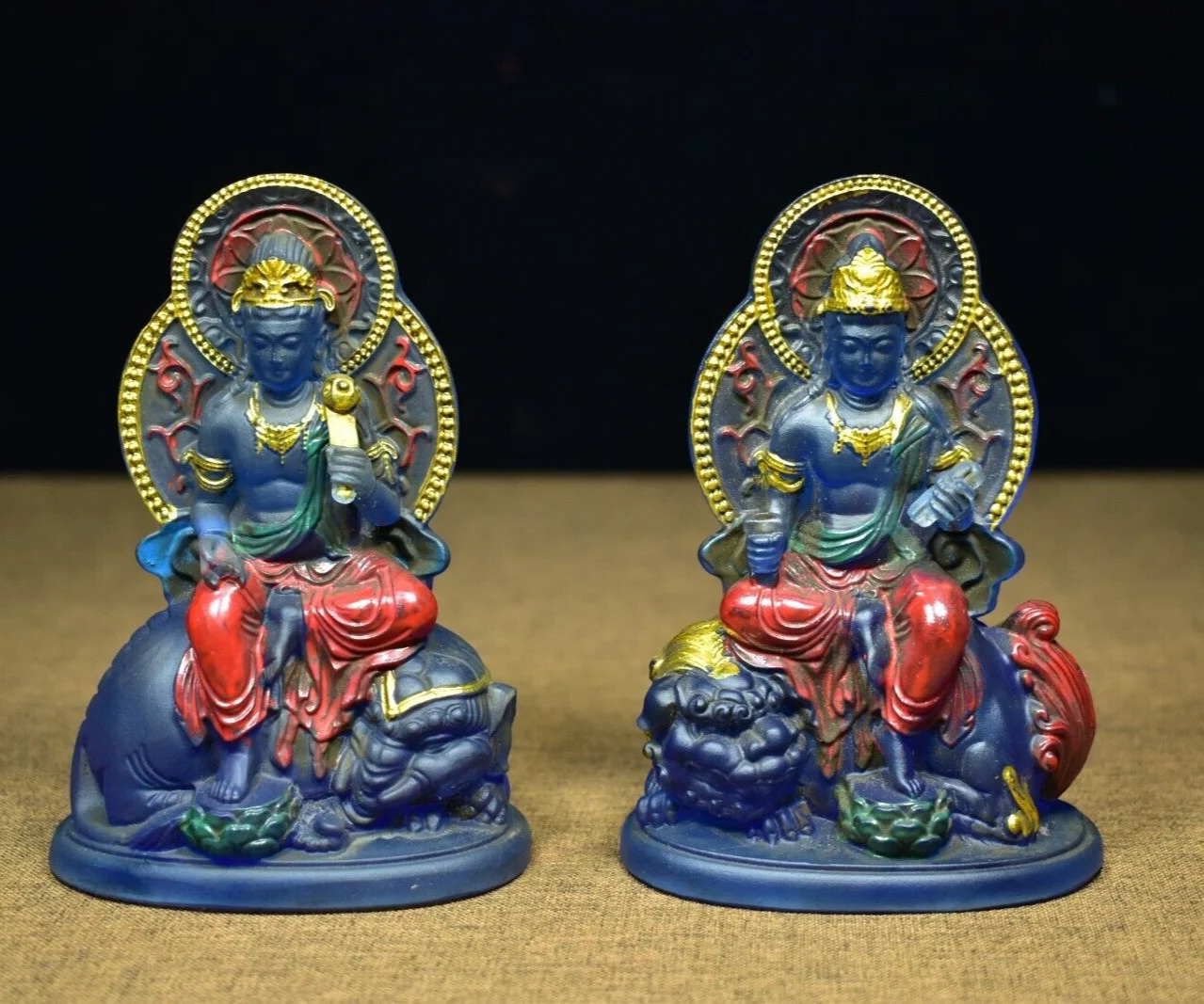 

Пара изысканных цветных глазурных резных Manjusri Samantabhadra статуя Бодхисаттвы