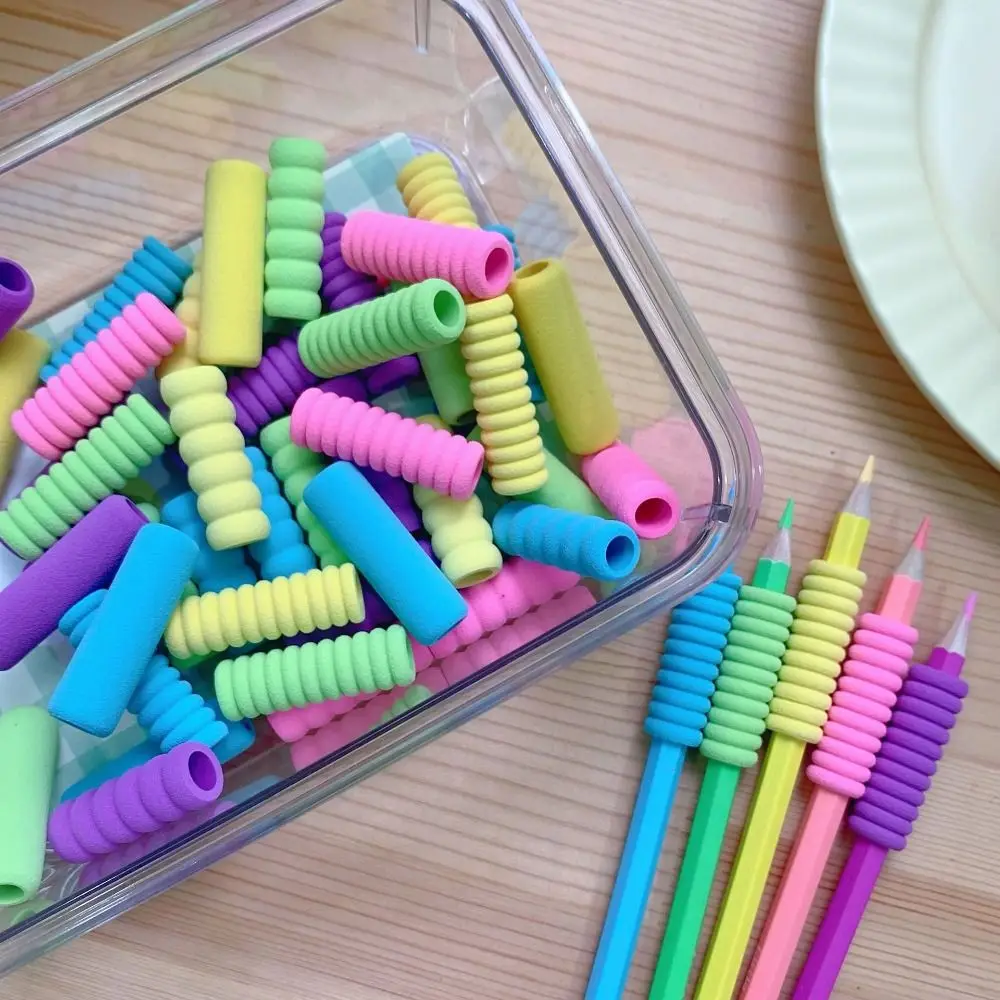 10pcs 편안한 스폰지 펜 그리퍼 인체 공학적 부드러운 질감 미끄럼 방지 펜 그립 쓰기 용 쓰기 보조 그립