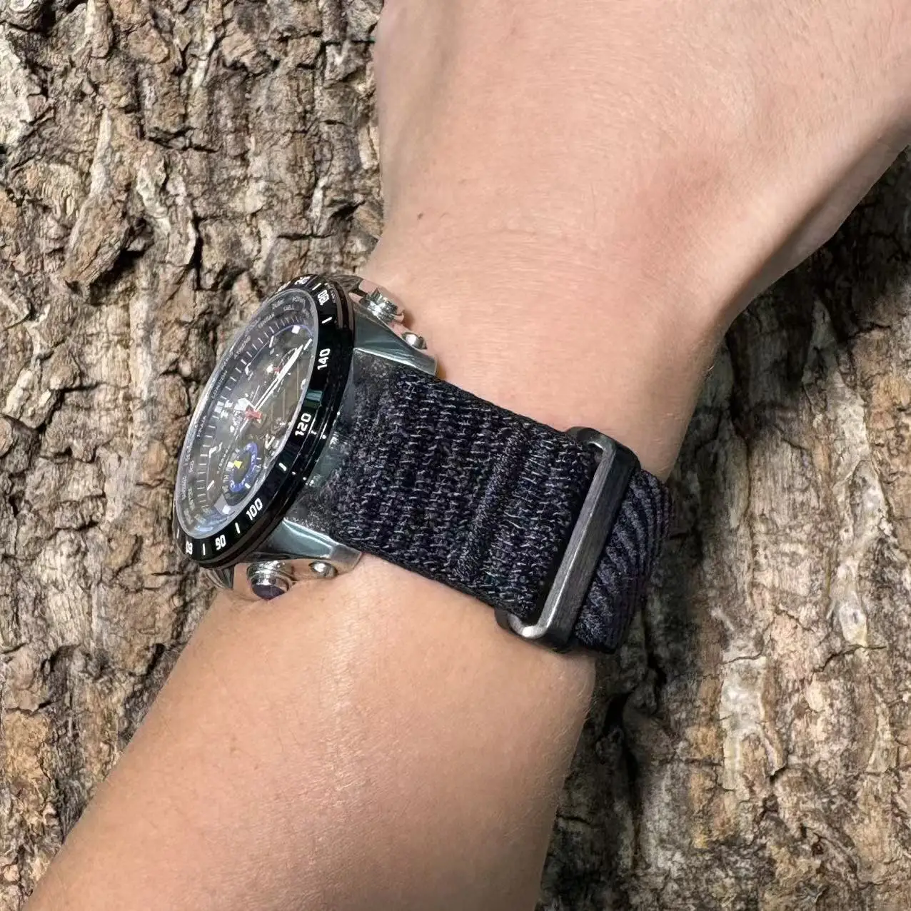 Universal Adjustable Soft Nylon Velcro Watch Strap, Sport Wristband in 22mm Size