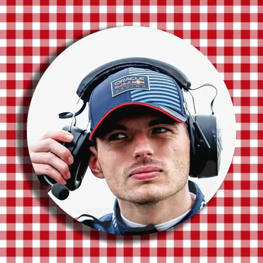 M-Max 레이싱 드라이버 V-Verstappen 레이저 배지 크리에이티브 핀 브로치 가방 의류 모자 장식 선물 팬 수집품