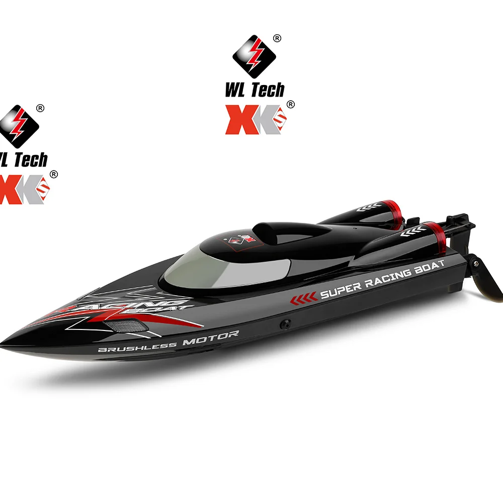 Vue rapprochée du WLtoys WL916 bateau télécommandé grande vitesse avec coque profilée