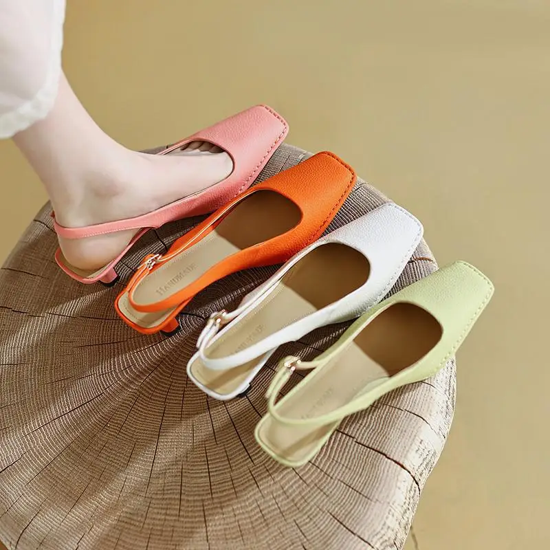 

Новинка 2022, кожаные сандалии с носком, женская розовая Универсальная кожаная женская обувь на среднем каблуке-шпильке с ремешком сзади и пряжкой с квадратным носком