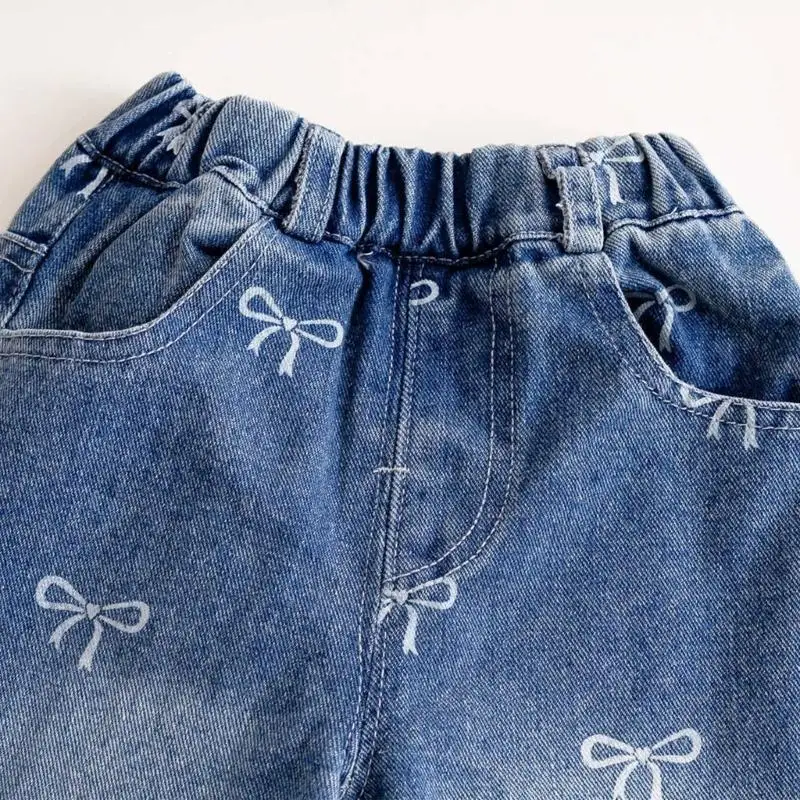 귀여운 리본 프린트가 있는 여아 청바지 일상복에 편안한 클래식 스트레이트 레그 디자인 캐주얼 청바지 A2UB