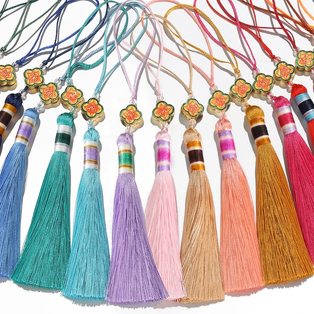 Wholesale Fashion Polyester White String Tassel for Garment - China Tassel  and Tassel Cord price