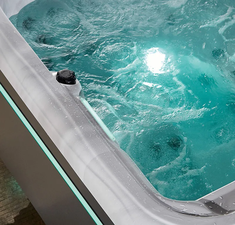 Outdoor Spa Hot Tub With LED Light