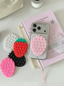 1 simpatico adesivo per telefono a forma di fragola, a doppia faccia, da 23 pezzi, ispessito e antiscivolo, power bank, adesivo per la parte posteriore della custodia del telefono, ventosa in silicone - specifico per selfie e riprese video, forte presa, adatto alla maggior parte dei telefoni - supporto in silicone resistente con superficie liscia e adesiva, adatto per attaccare al vetro dell'auto, per l'uso sotto la doccia, strumento ideale per la registrazione video e la fotografia, accessorio per telefono, ottima idea regalo per ragazze! ﻿