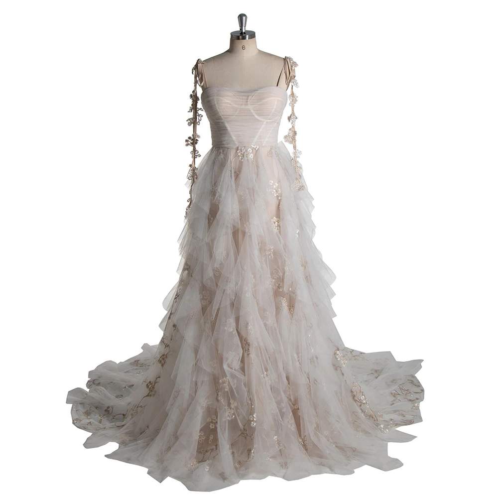 Charming Embroidery Lace ruffled Bridal Dress A line Spaghetti Straps Boho Photoshoot Gowns YW240059
