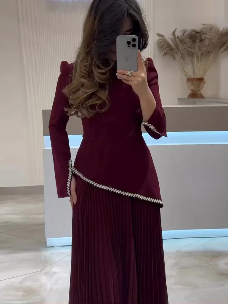 فستان نسائي طويل بأكمام طويلة