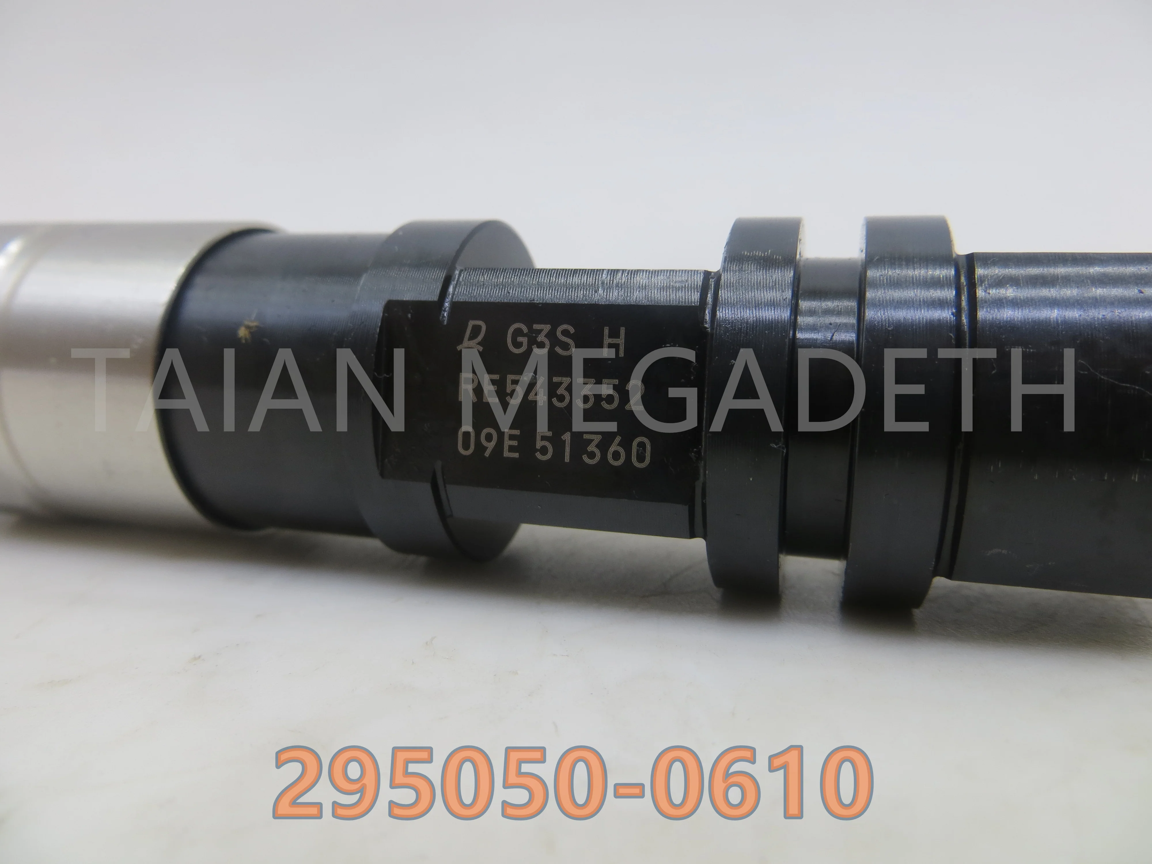 Genuine New Diesel Common Rail Fuel Injector 295050-0610, RE543352  