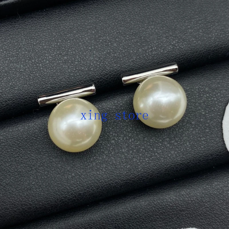 2024 Fashion New Classic Simulation Pearl Inlaid Round Women's Earrings