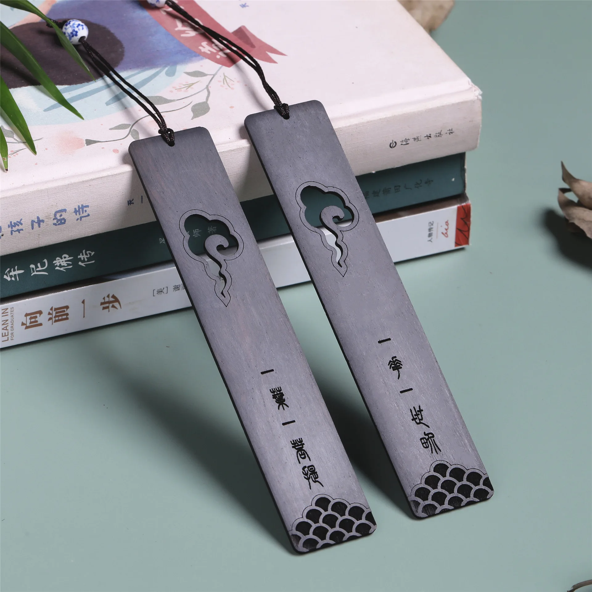 

Chinese style wooden bookmark hollowed-out rosewood ebony red sandalwood bookmarks for books teacher supplies cute stationery
