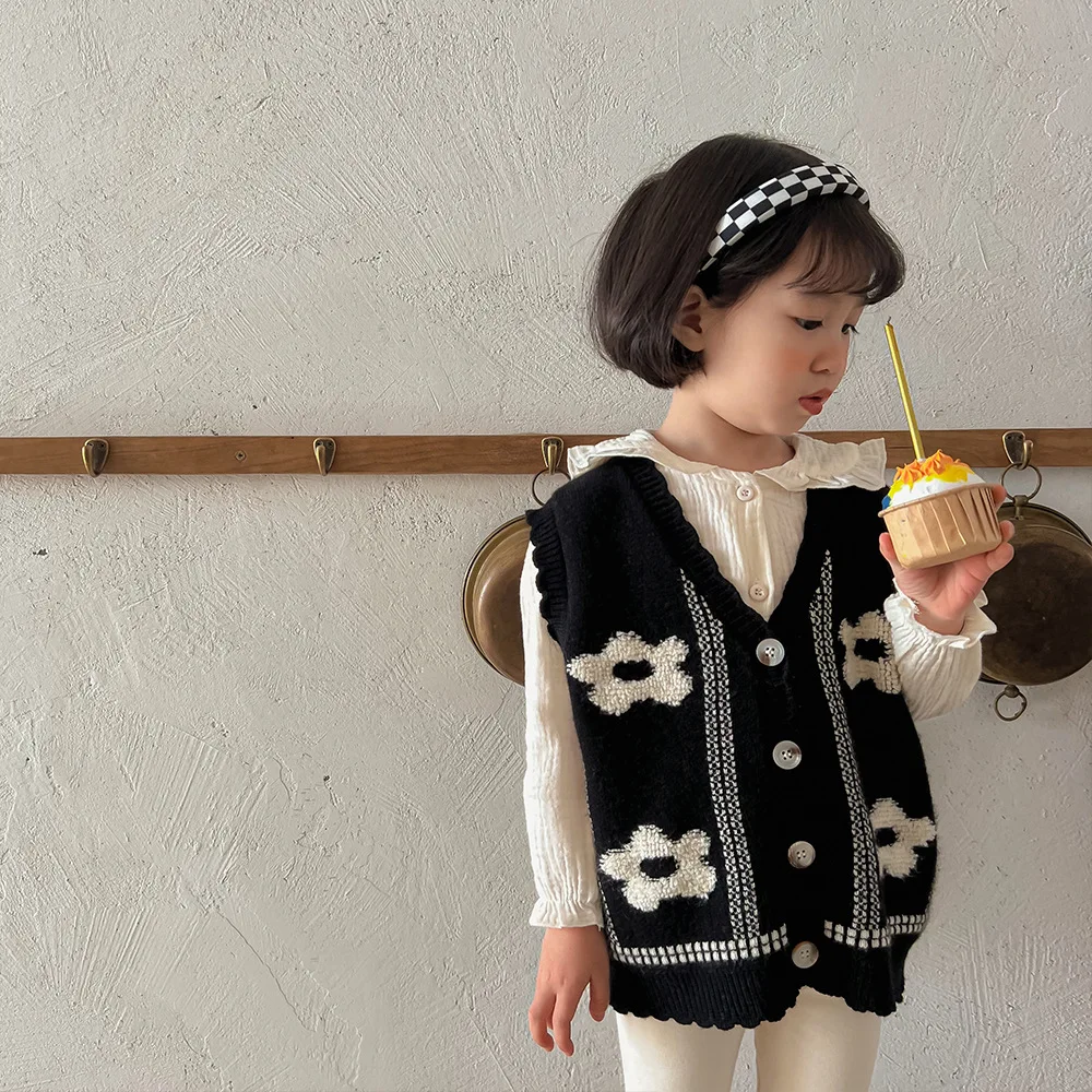 Toddler Baby Girl Knitted Vest Coat Kids Flowers Embroidery V-neck Waistcoat New Fashion Girls Outwear Sleevveless Cardigan