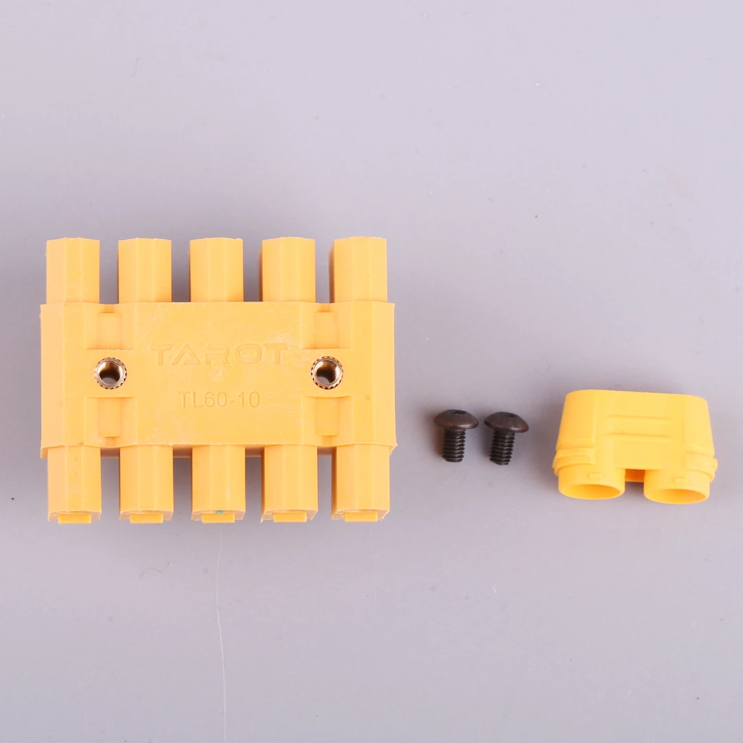 Détail du module de distribution d'alimentation Tarot TL60-10 200A pour drone RC, avec connecteurs XT60 et fils silicone.