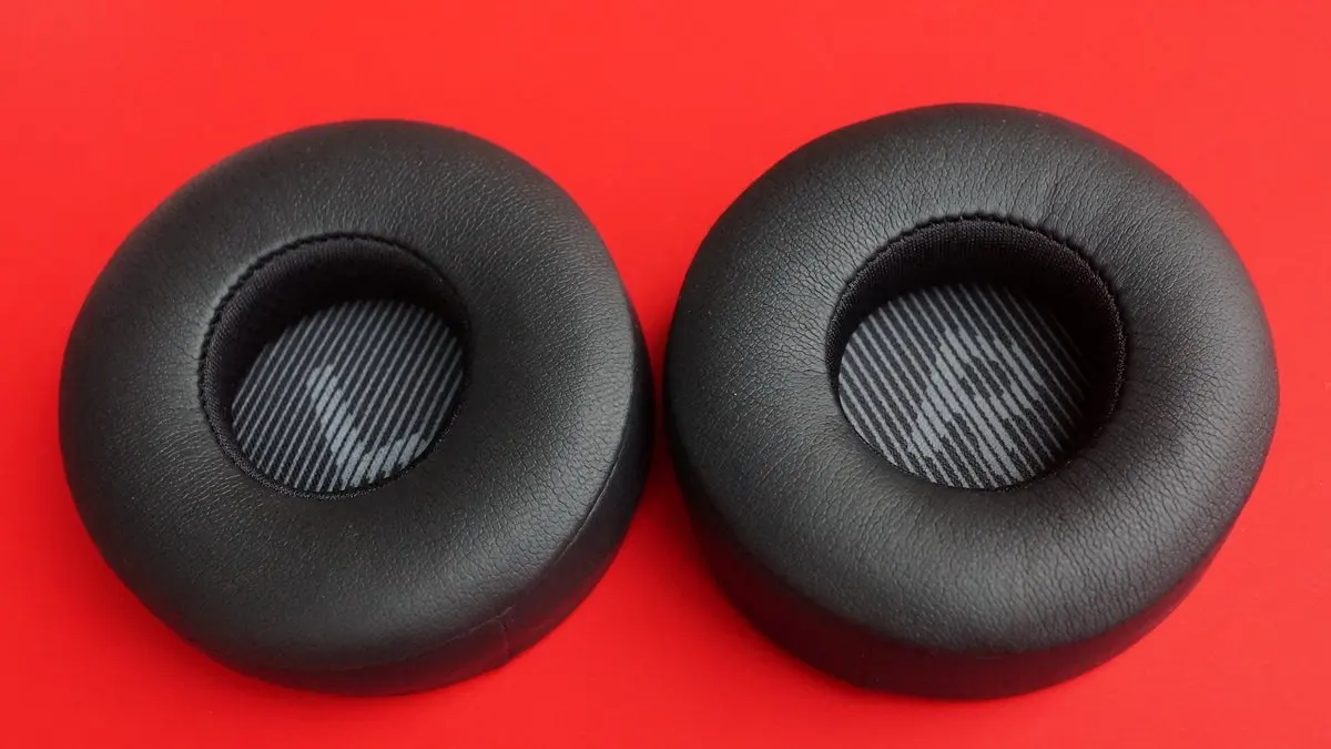 

V-MOTA амбушюры совместимые с JBL Everest Elite 300 NXTGen шумоподавляющие Bluetooth наушники-вкладыши, V300Nxt наушники (черные 1 пара)