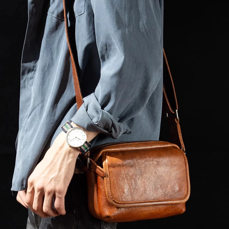 

Original Light Luxury Cowhide Men's Shoulder Bag Handmade Commuter Casual Crossbody Bag Casual Crossbody Men's Postman Bag