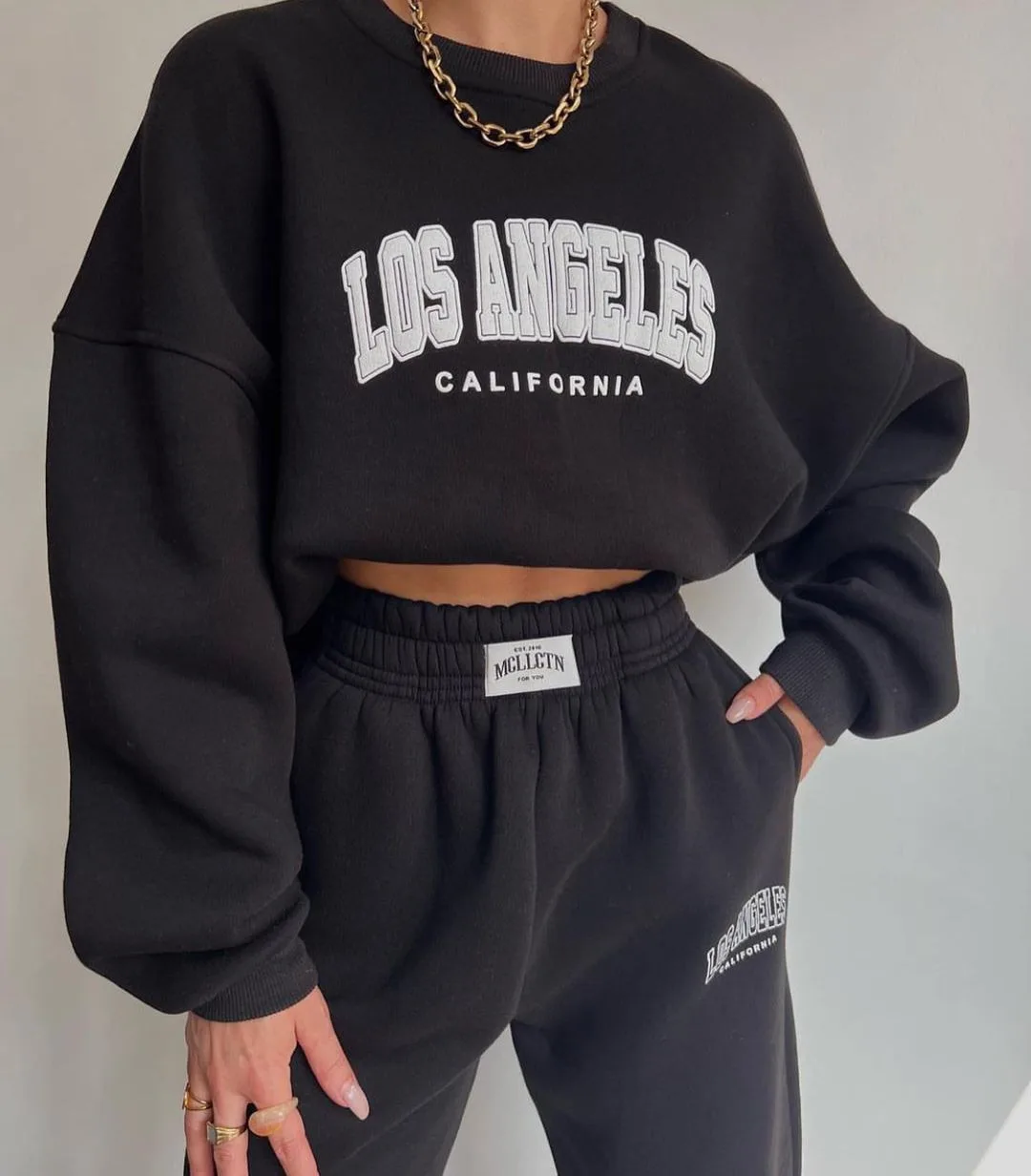 2023 European and American Women's Casual Fashion Printing Thickened Set Plush Sweater Long Sleeved Pants Two-piece Set