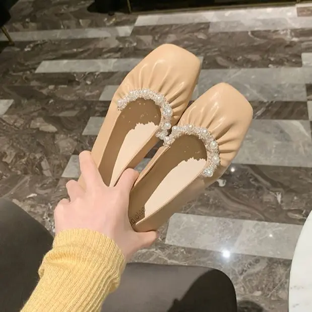 

Женские туфли кремового цвета, квадратная подошва, со складками, с жемчугом, черные