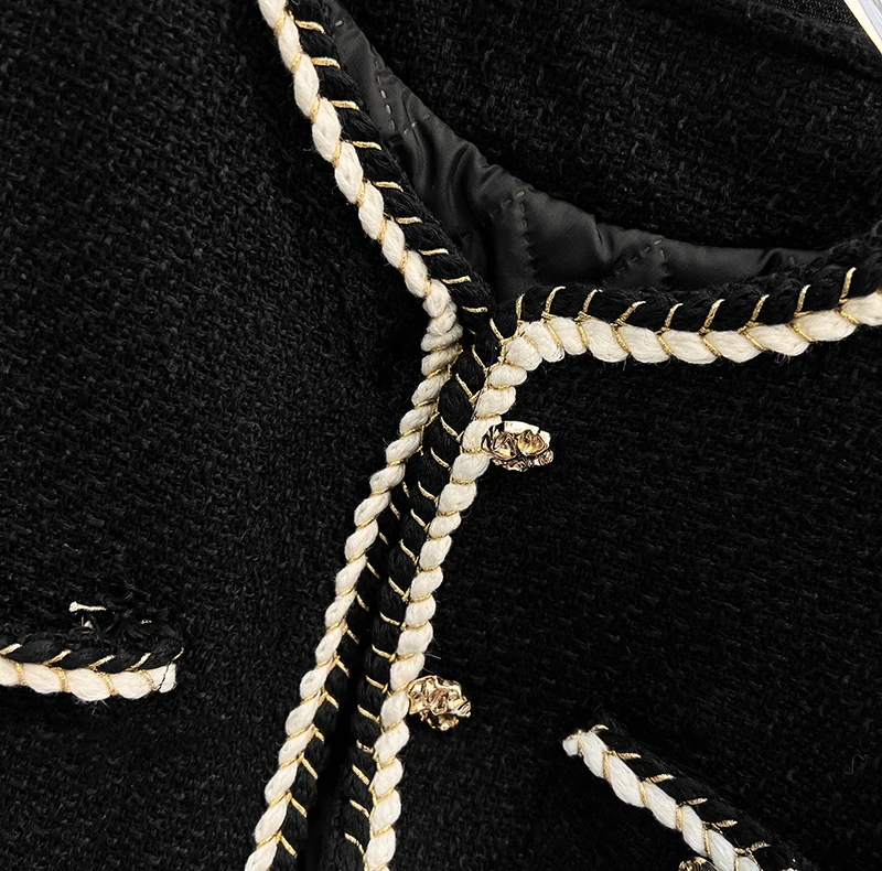 Vintage Black Tweed Jacket Women Cropped Quilted Coat Elegant Commute Blazer Winter Ladies Korean Thicken Short Outerwear