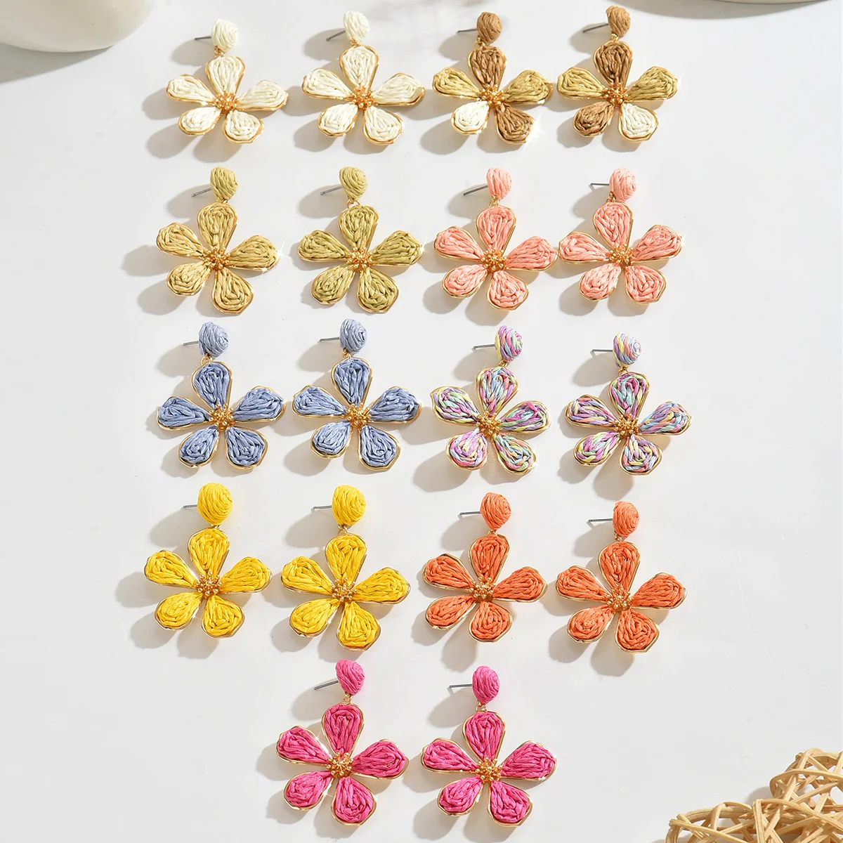 Bohemia Sweet Raffia Flower Drop Earrings for Women Girls Handmade Elegant Rattan Knit Dangle Earrings Summer Party Jewelry Gift